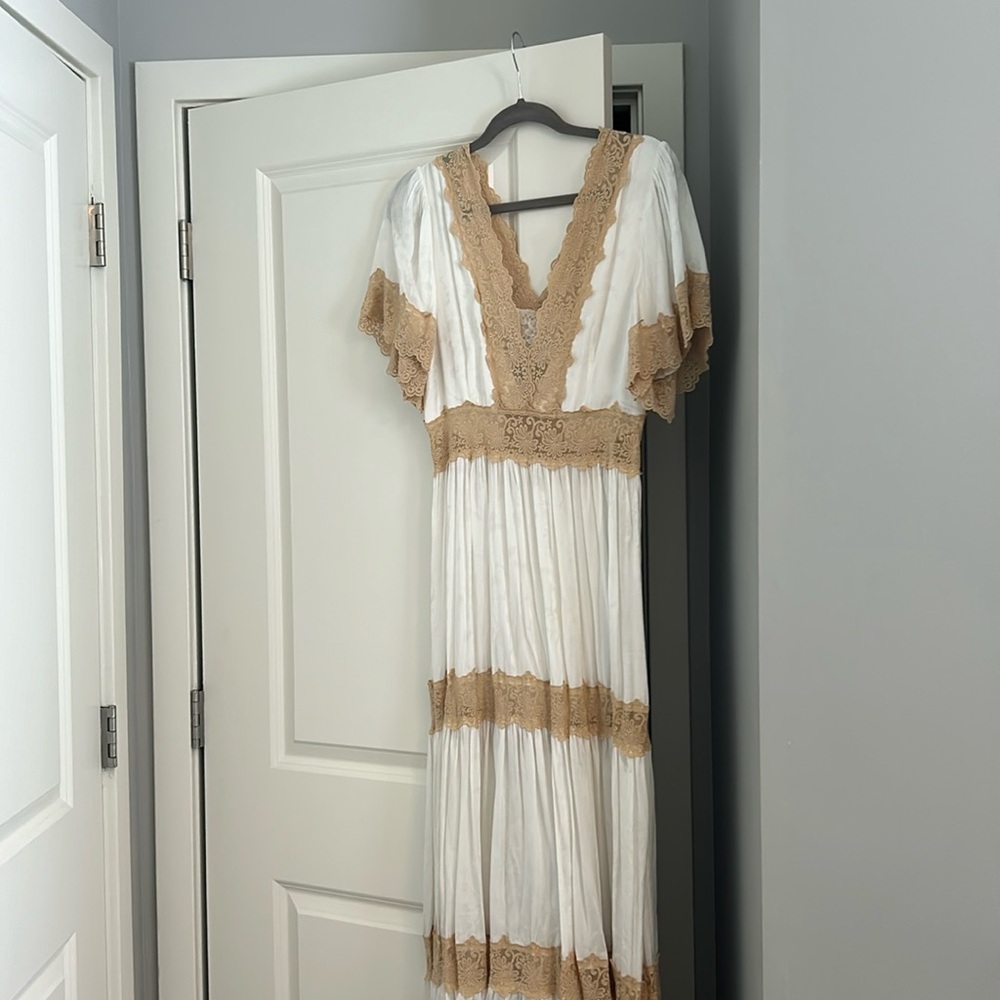 Spell white lace dress!